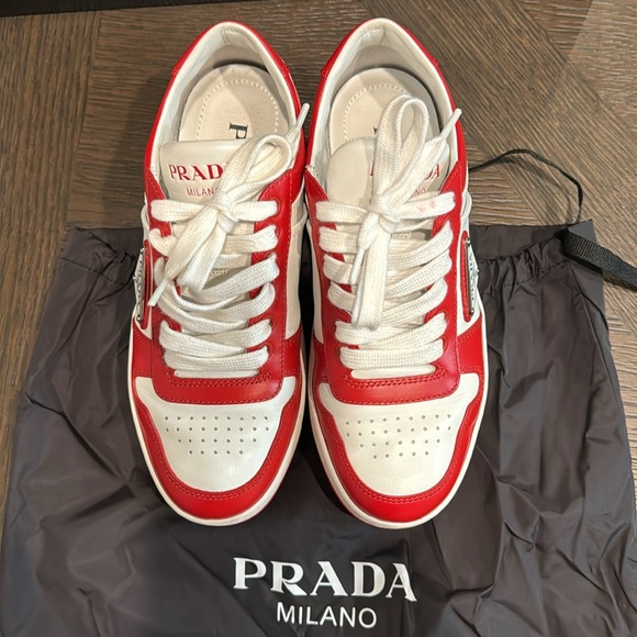 PRADA logo low top sneaker - Picture 4 of 15